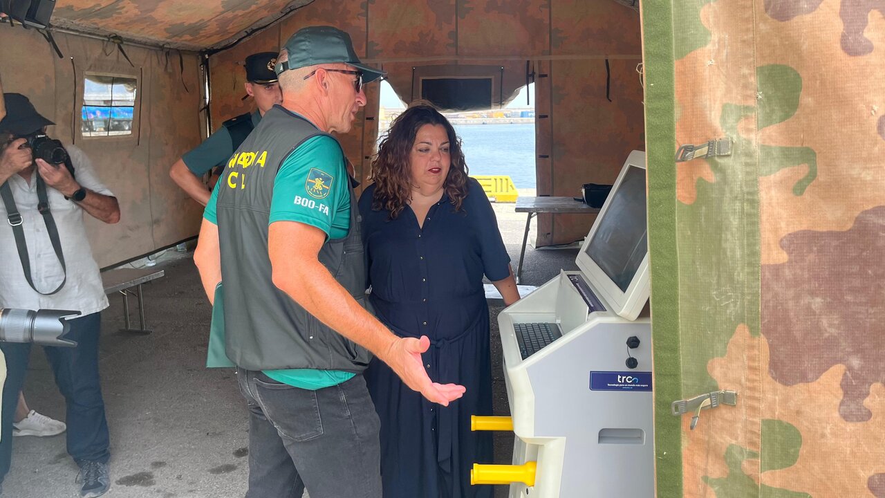 Cristina Pérez en el control de la Guardia Civil.