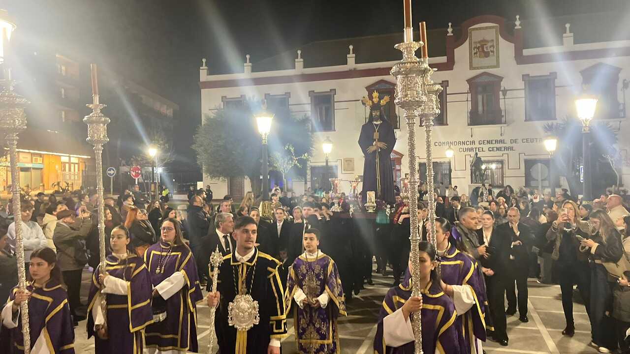 Vía Crucis en el viernes de Dolores.30