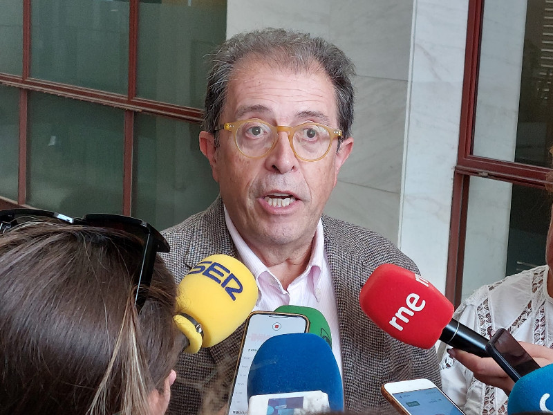 El profesor Javier Lucientes / África González