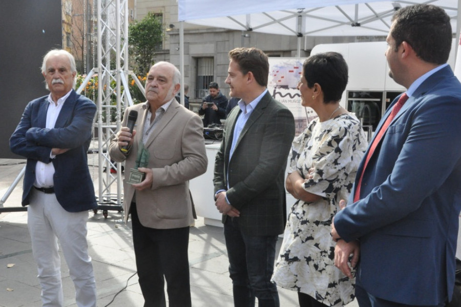 Momento del homenaje a El Refectorio en la Plaza de los Reyes