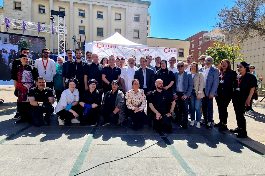 Foto de familia de todos los participantes en el certamen de La Tapa Perfecta