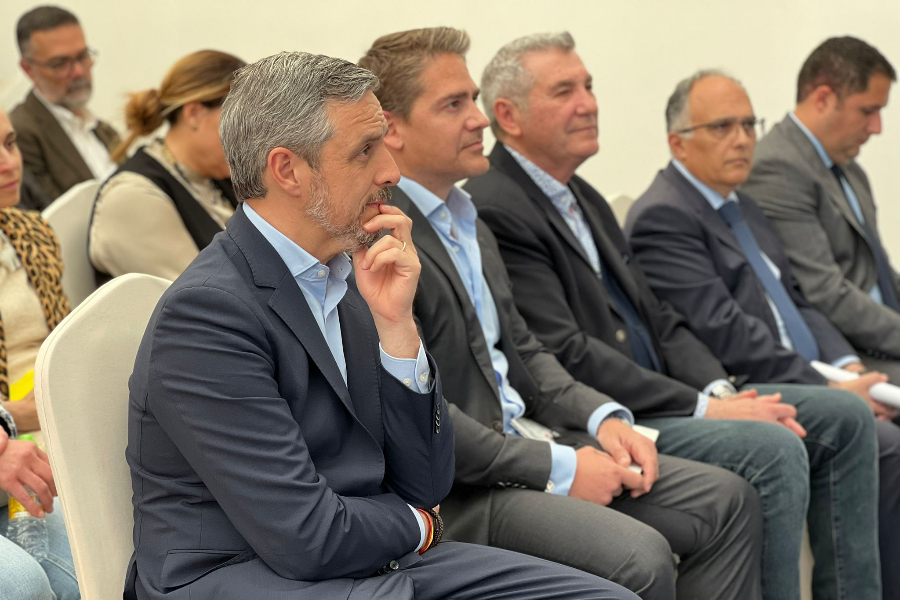 Juan Bravo durante el encuentro con empresarios organizado por el Partido Popular