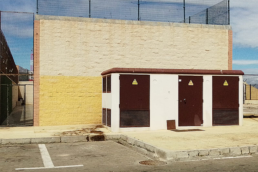 Porquería en el Parque de la Marina / César Martín
