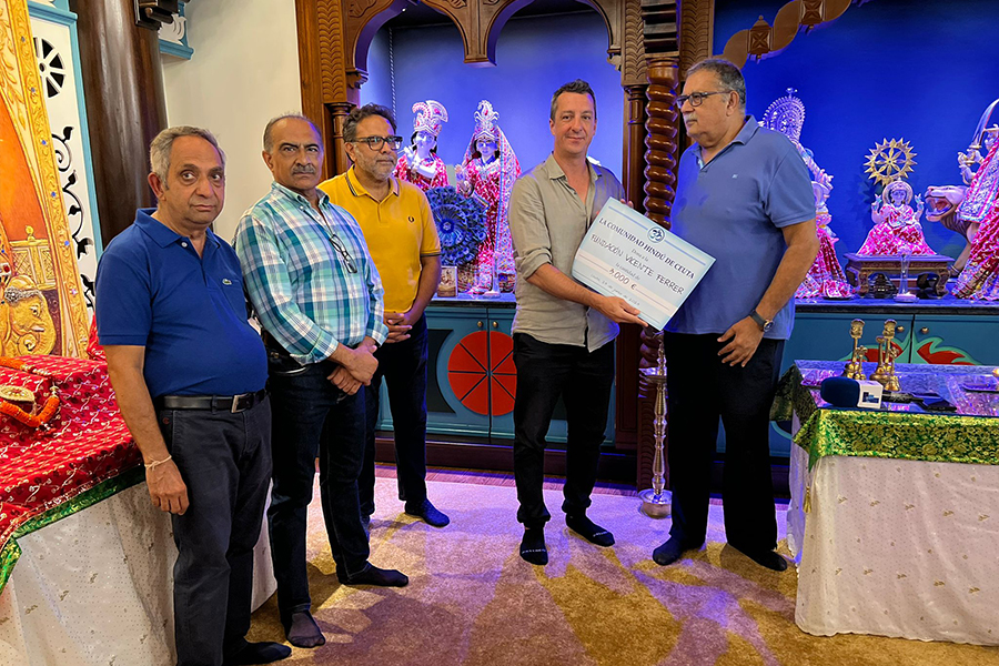 Entrega de las donaciones del Holi / Daniel Hernández