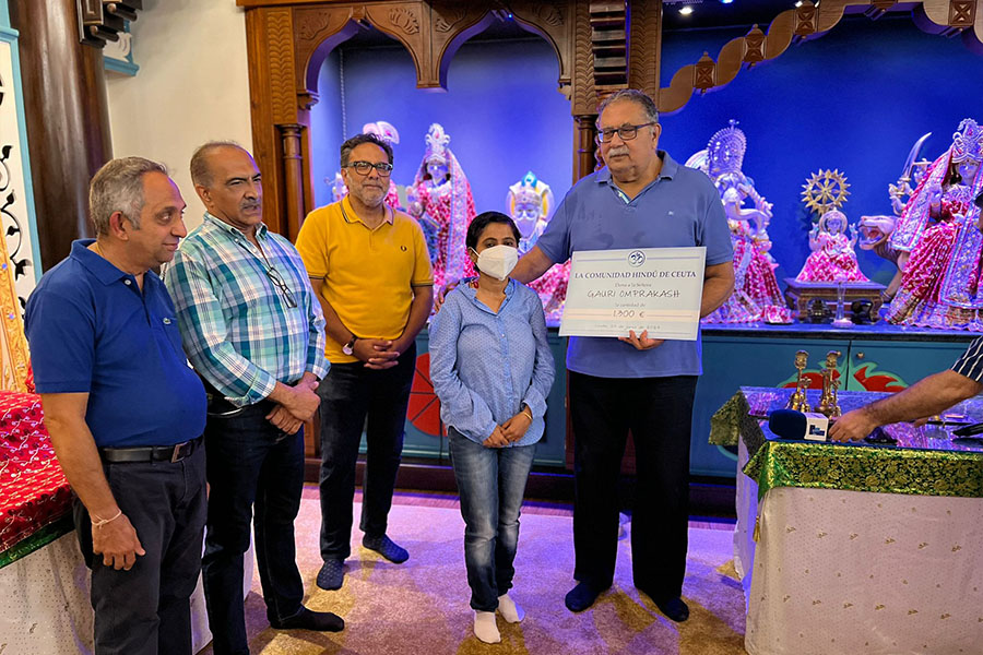 Entrega de las donaciones del Holi / Daniel Hernández