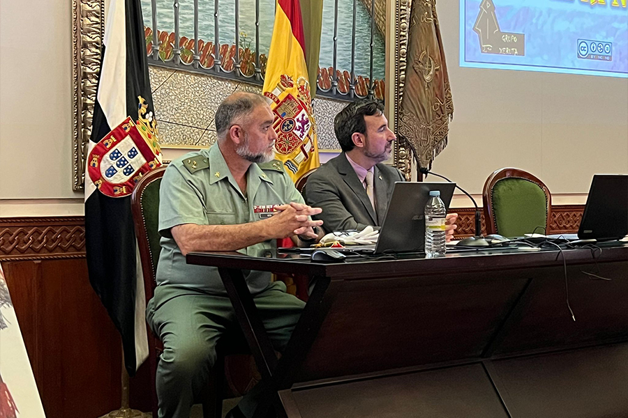 Conferencia sobre el centenario de la entrega de la Bandera a Regulares / Daniel Hernández