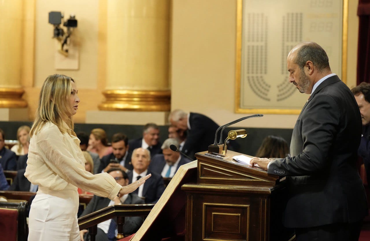 Cristina Díaz promete su cargo ante el presidente del Senado, Pedro Rollán