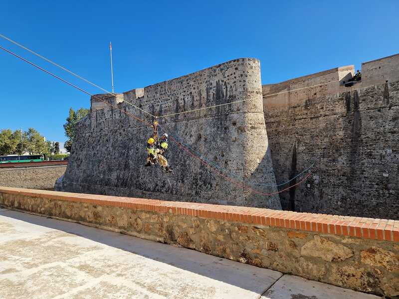 Rescate Vertical en las Murallas Reales / Laura Ortiz