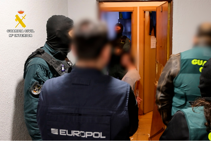 Detención de un imán en Madrid por radicalización de jóvenes