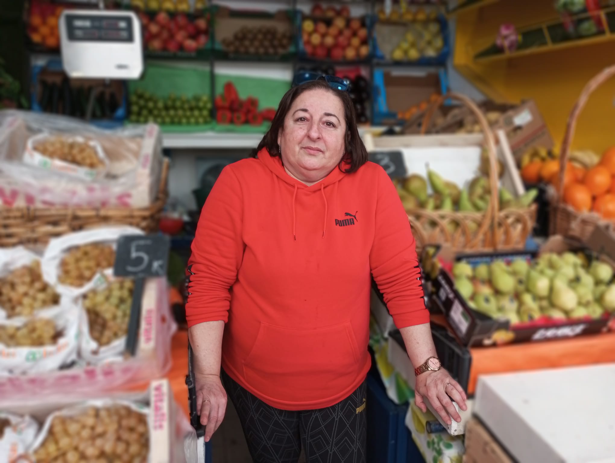 África, en su puesto de uvas/ Juanjo Coronado
