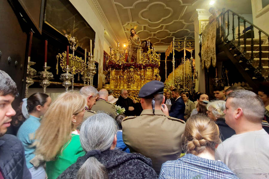 El Oratorio de la Flagelación, abarrotado en la mañana de este Miércoles Santo / Laura Ortiz
