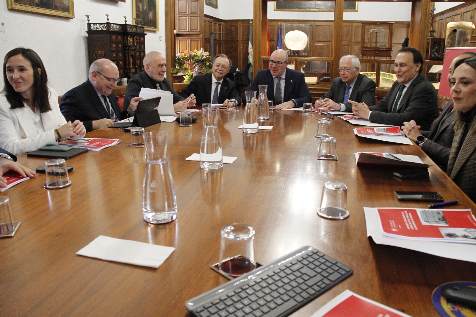 Instante de la reunión, en la sede central de la UGR/ UGR