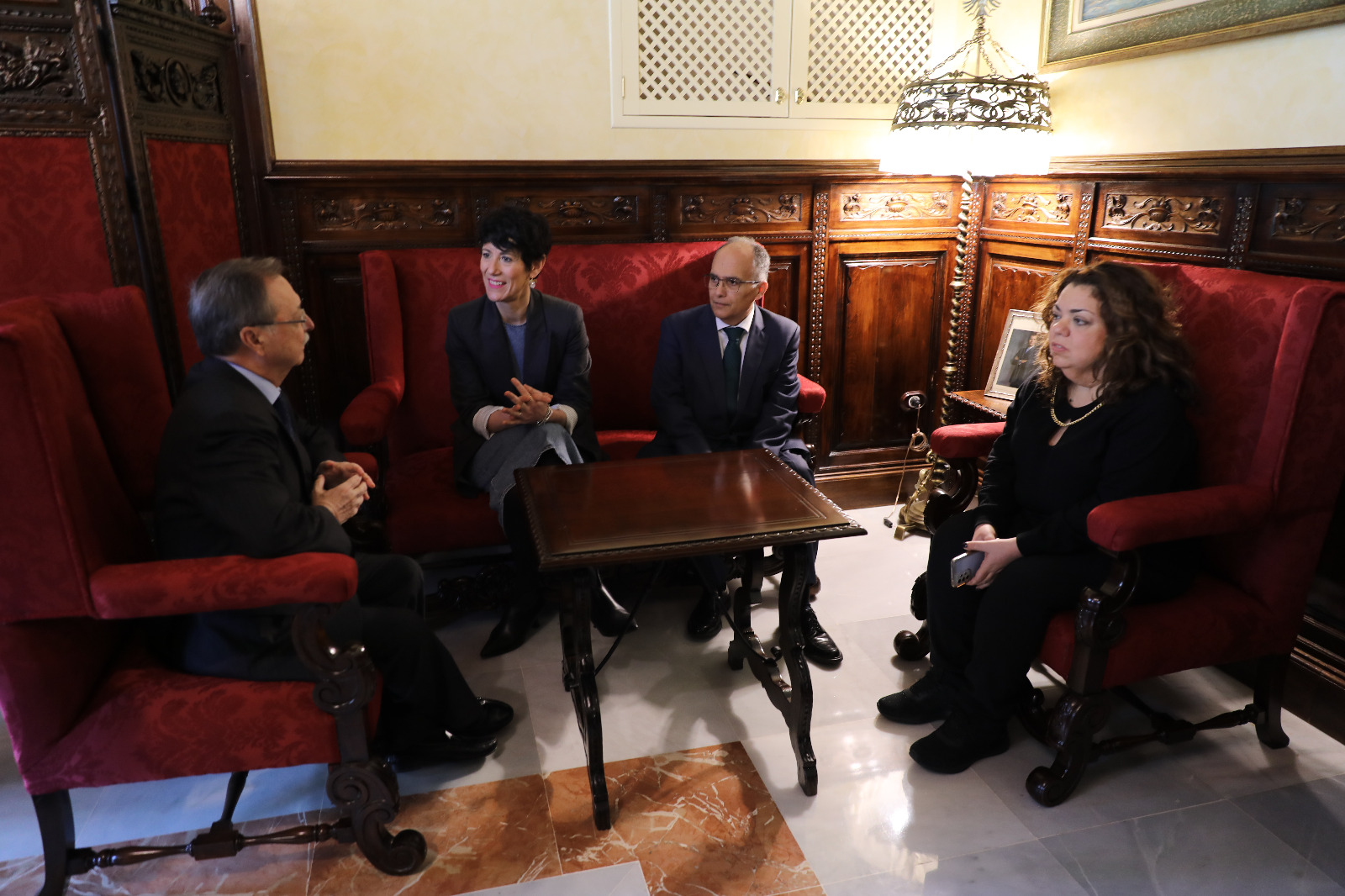 Vivas habla con la ministra en presencia de Alberto Gaitán y Cristina Pérez/ Ciudad Autónoma