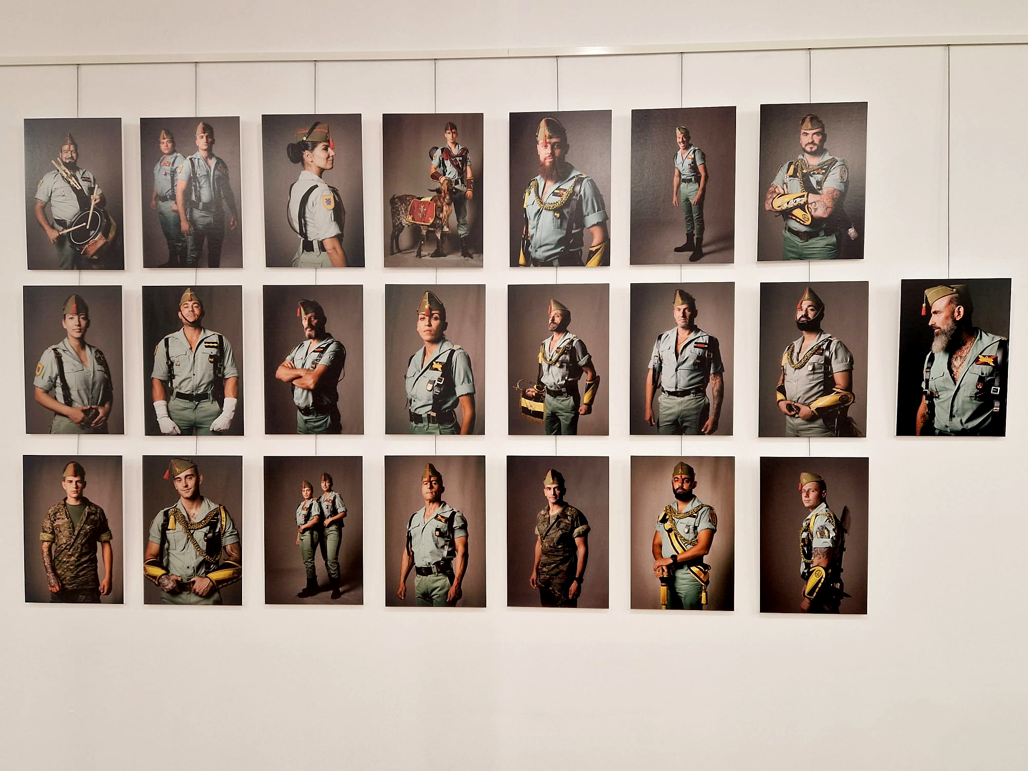 Detrás del uniforme, exposición de la COMGECEU / Laura Ortiz