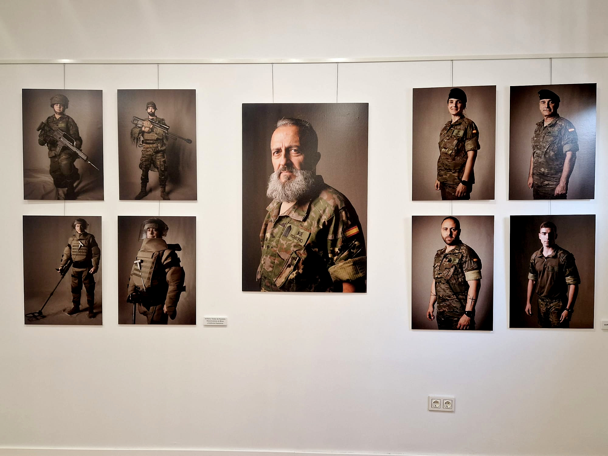 Detrás del uniforme, exposición de la COMGECEU / Laura Ortiz