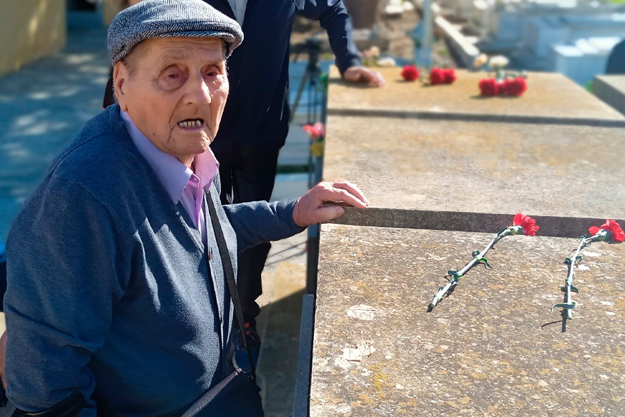 Alfonso González, hijo del escolta Prudencio, en el acto de homenaje / César Martín