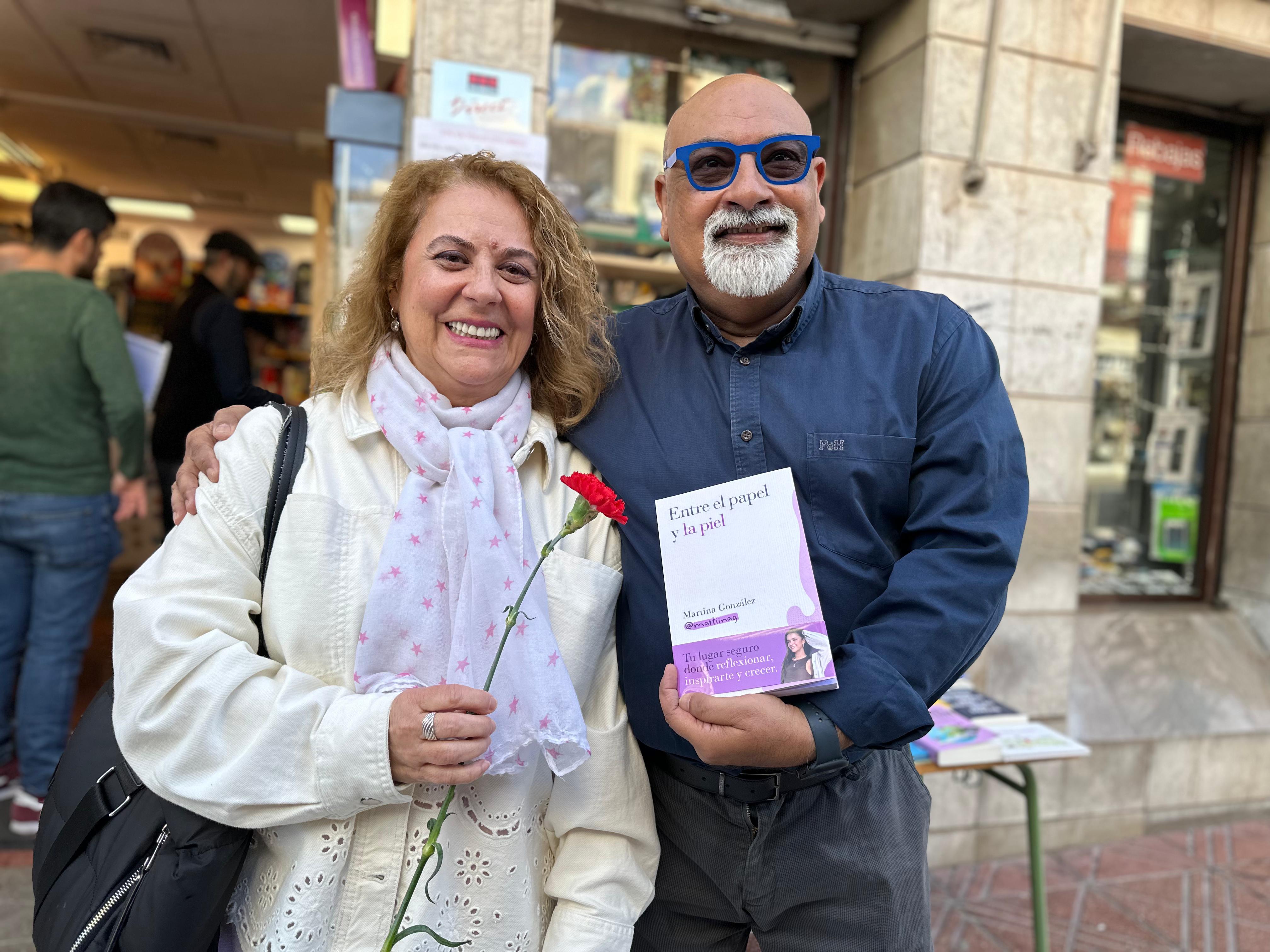 Un libro y una rosa: la tradición que empieza a llegar a Ceuta/ Mohamed Ettouileb