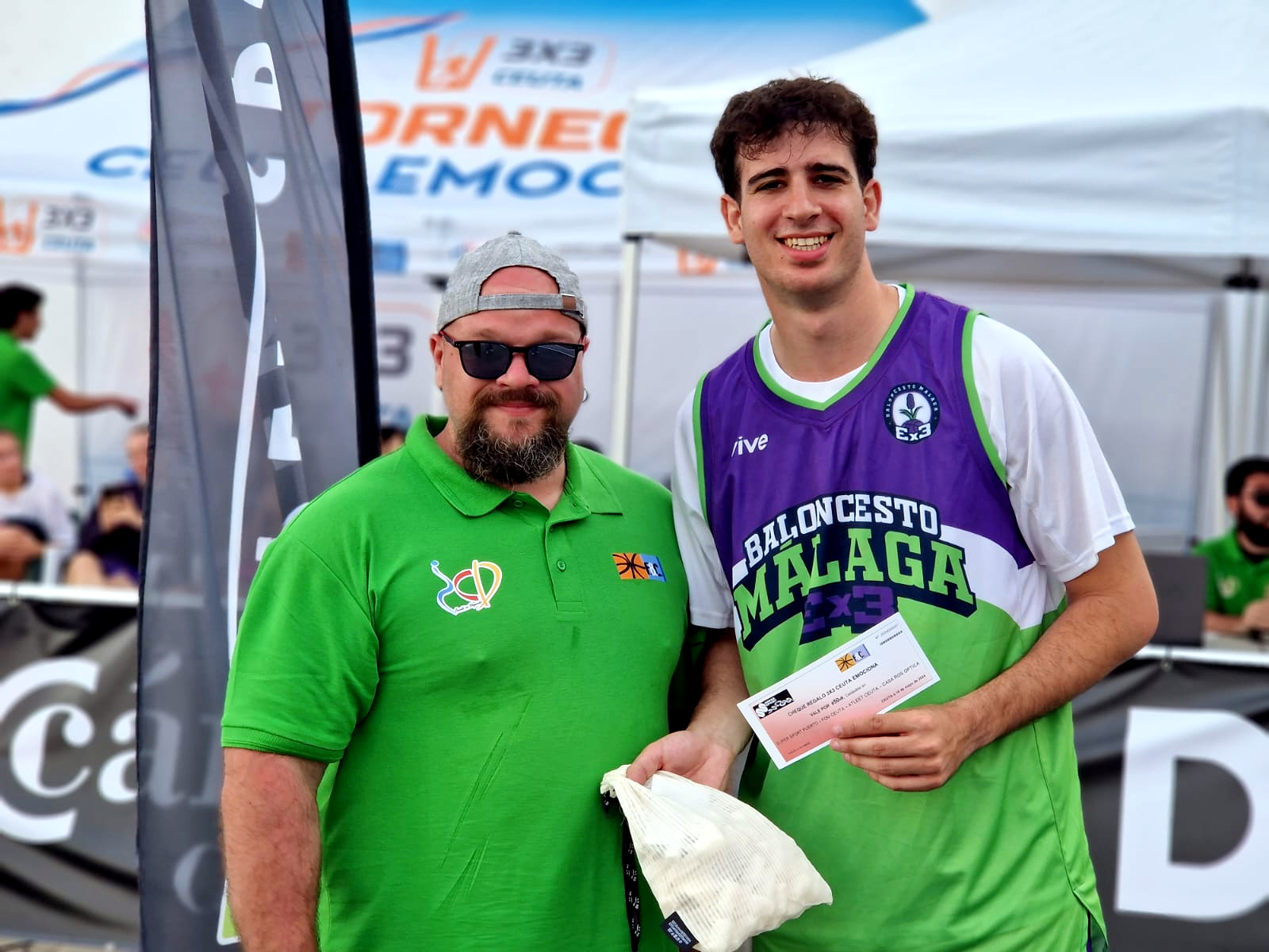 Pedro López, ganador del concurso de triples del Ceuta Emociona