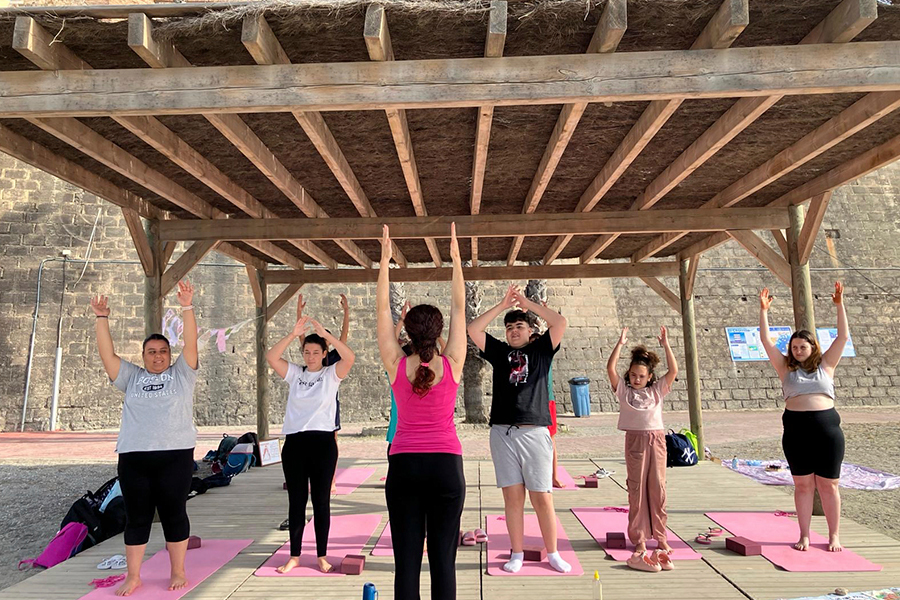 Yoga en el recreo