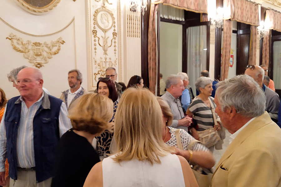 Recepción a los trabajadores de Transatlántica / César Martín