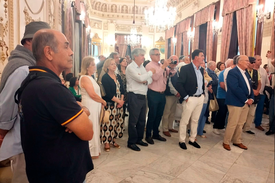 Recepción a los trabajadores de Transatlántica / César Martín