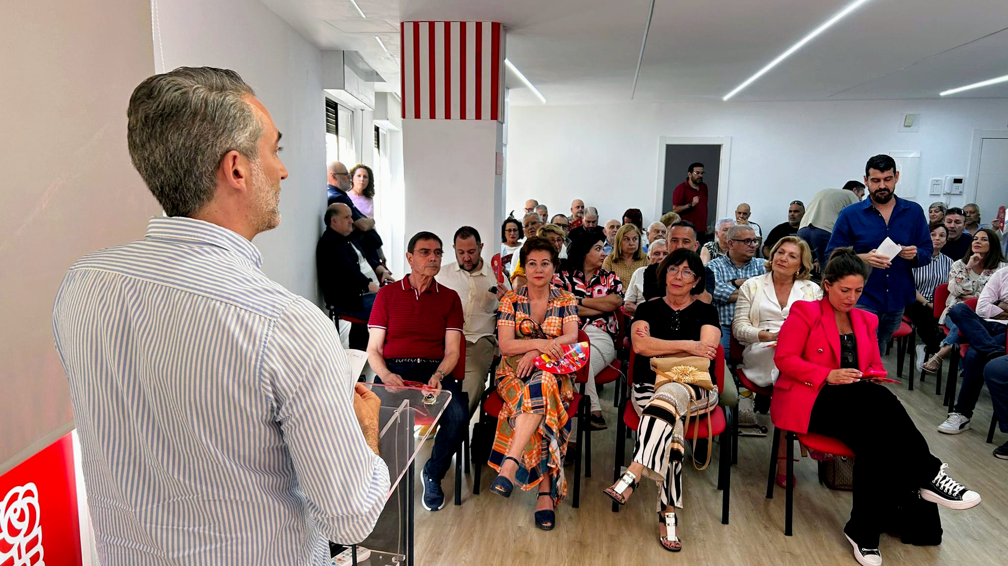 El portavoz socialista, Sebastián Guerrero, durante la Asamblea