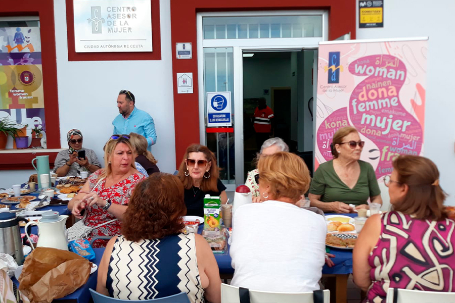 Comida en el Centro Asesor de la Mujer