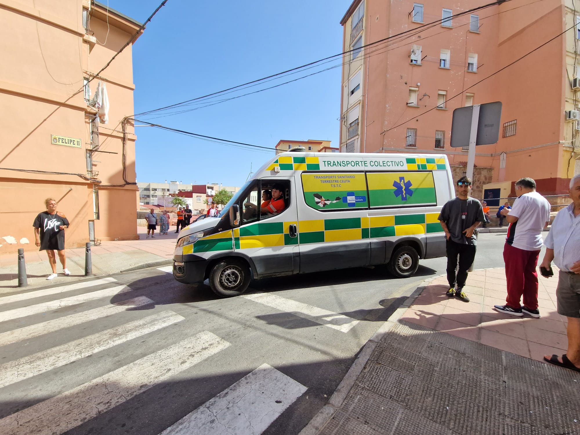 La ambulancia se desplazó rápidamente al lugar / Laura Ortiz