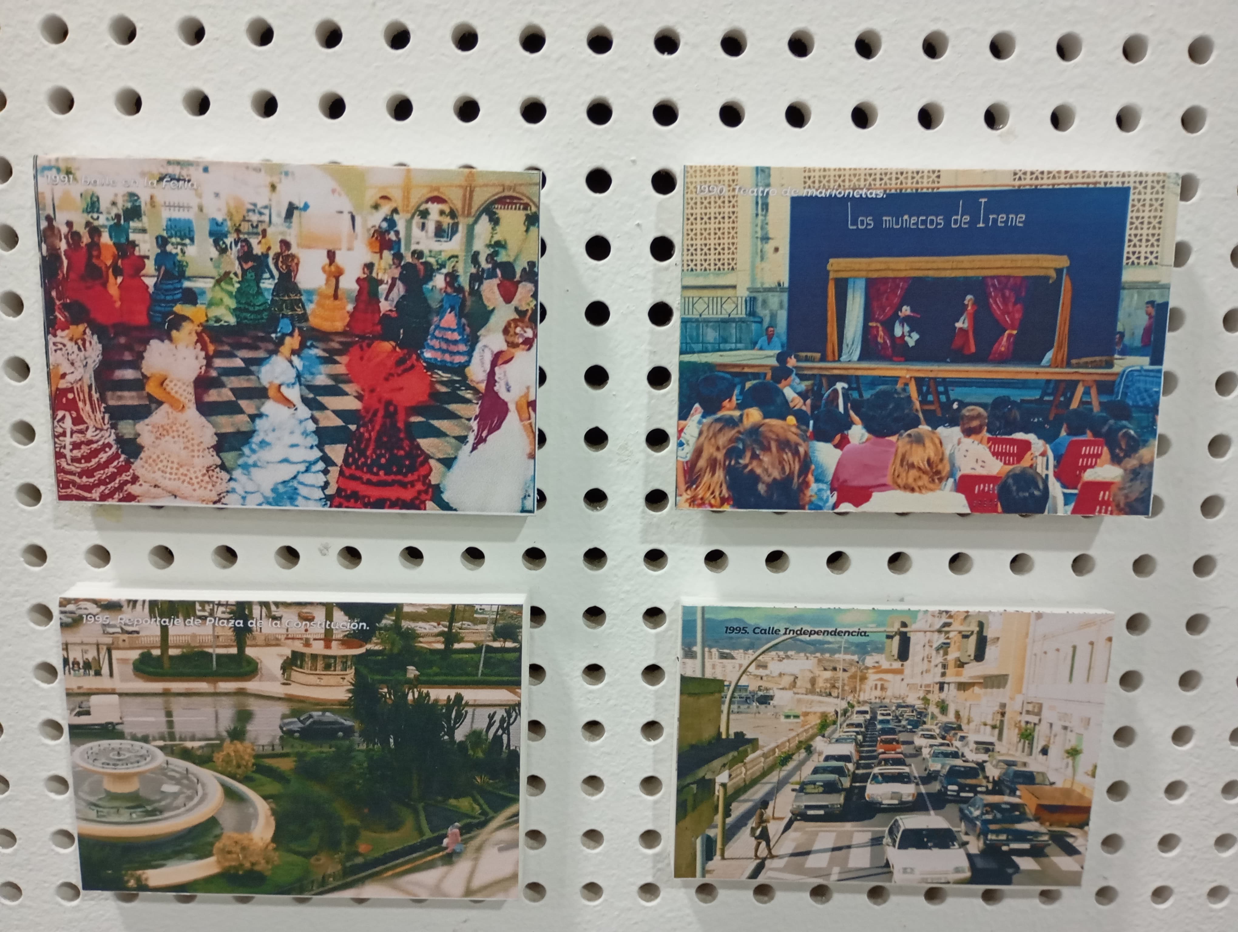 La muestra recoge carteles de distintas épocas