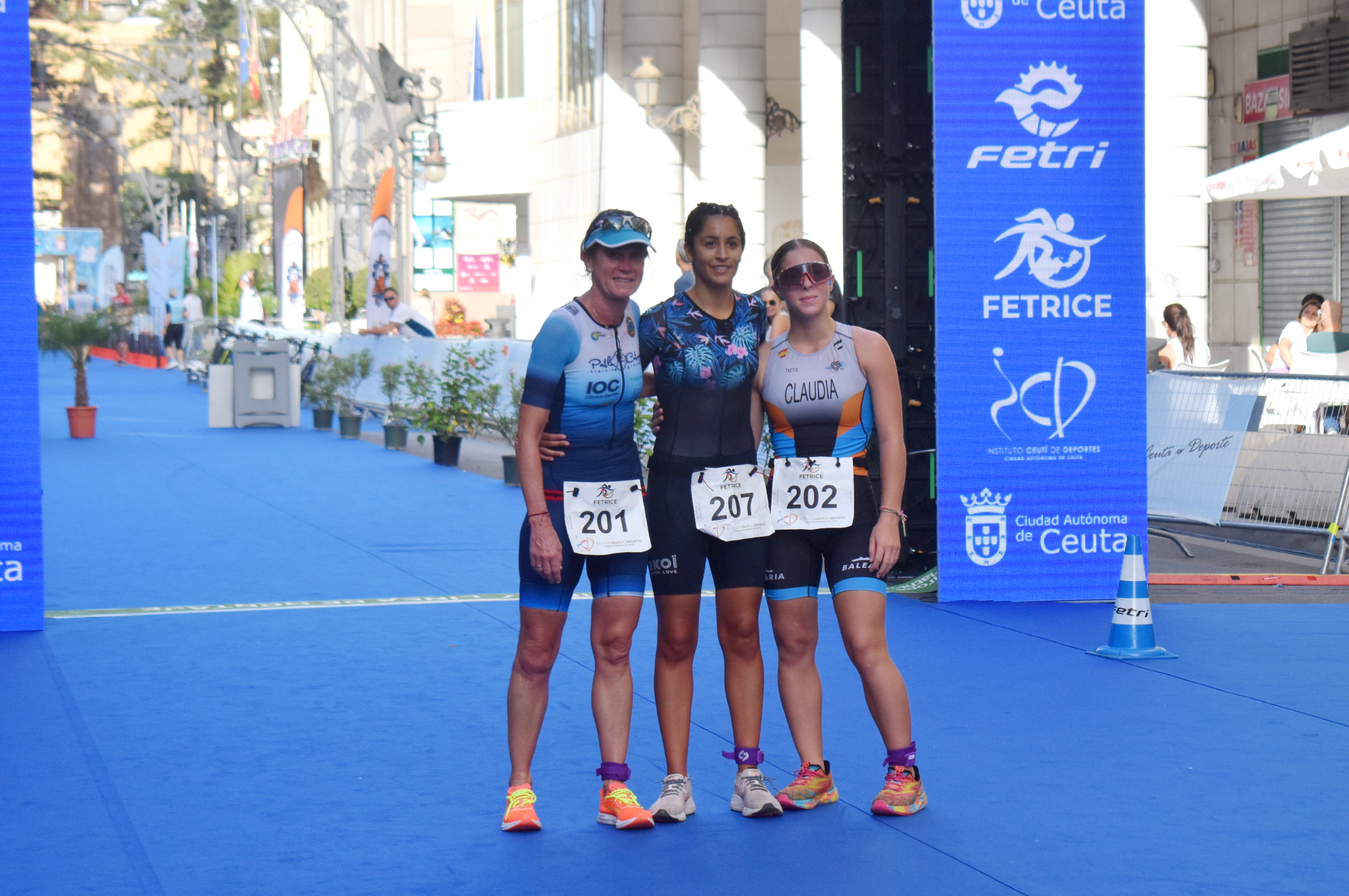 Podio femenino del Triatlón Ciudad de Ceuta