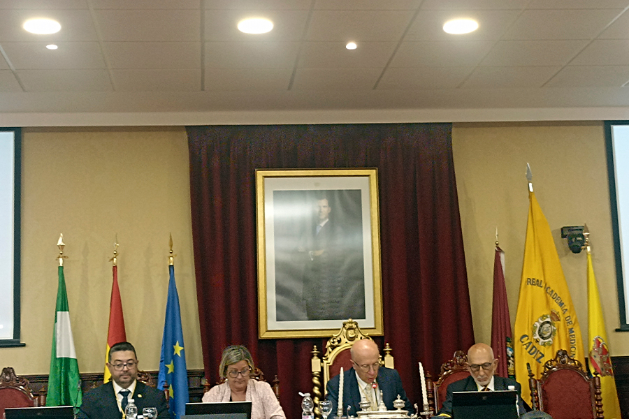 Francisco Javier Fernández Carrasco, Académico Correspondiente por la Real Academia de Medicina y Cirugía de Cádiz