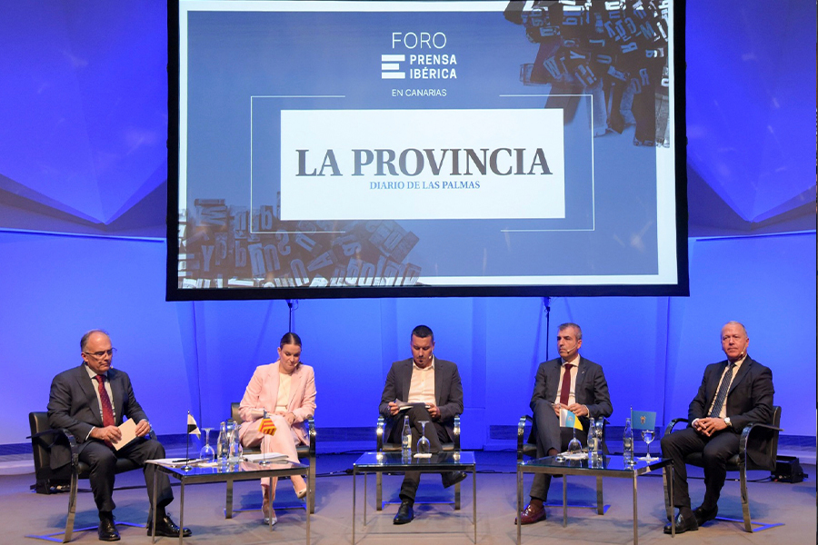 El consejero de Presidencia y Gobernación ha participado en Canarias en un evento del que ha abordado la inmigración de la España extrapeninsular