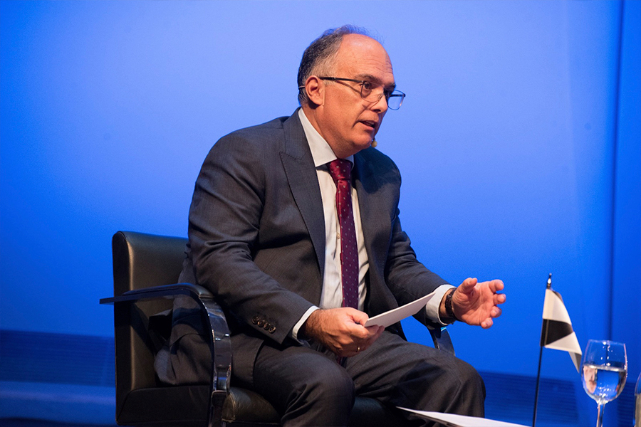 El consejero de Presidencia y Gobernación ha participado en Canarias en un evento del que ha abordado la inmigración de la España extrapeninsular