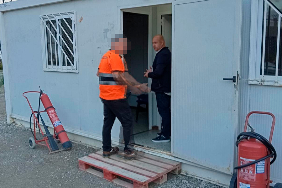 Visita de Juan Gutiérrez a las instalaciones de Amgevicesa