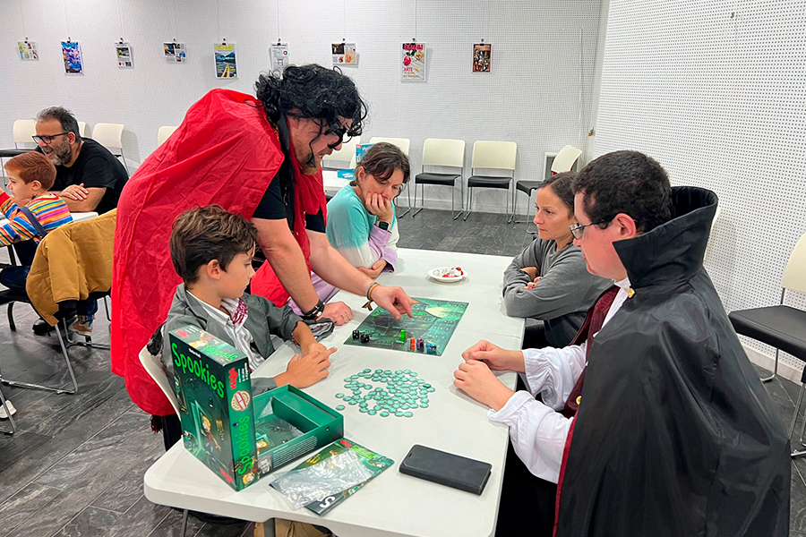 Jornada de juegos de Halloween de El Solitario / Daniel Hernández