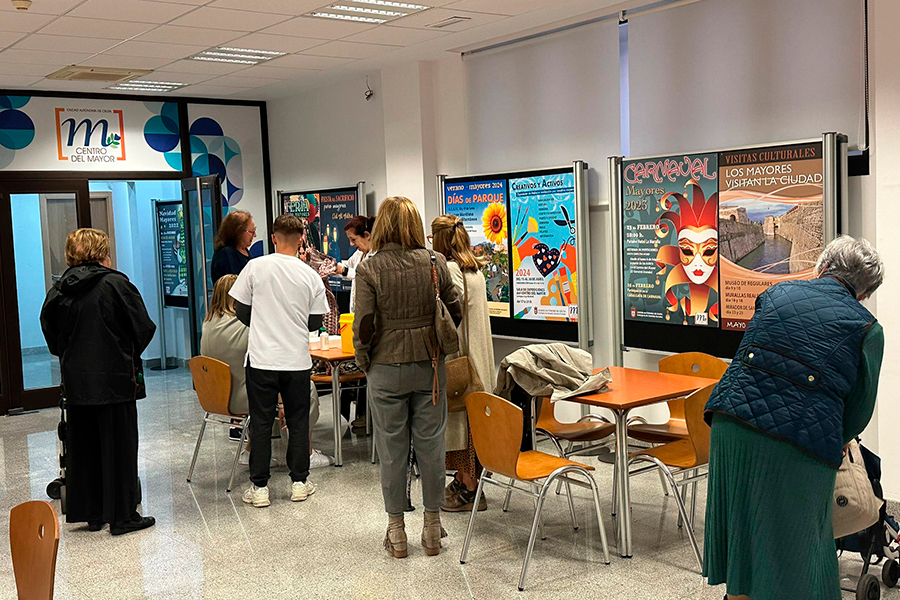 Vacunación en el centro de mayores