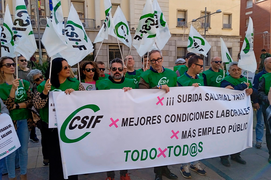 Concentración de CSIF en la Plaza de los Reyes / César Martín