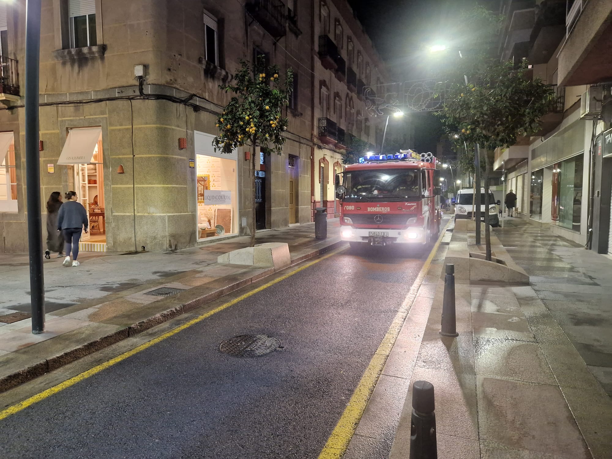 Incendio en la Calle Jáudenes / Laura Ortiz
