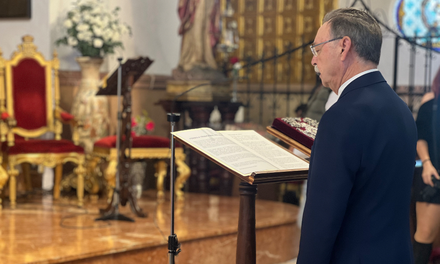 Juan Vivas, presidente de Ceuta, renovando el Voto de Gracias a la Virgen de África / Alma Palomino
