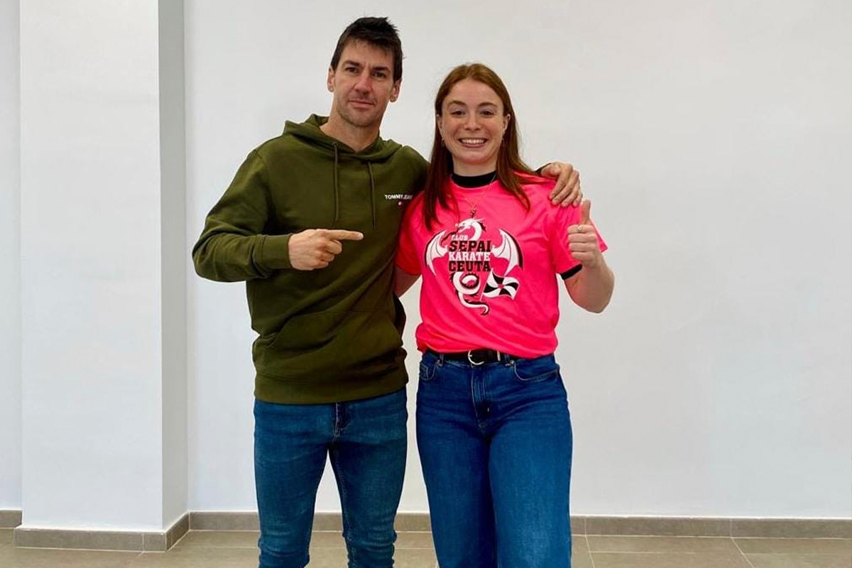 Visita de Paula Alcalde a la Federación de Karate de Ceuta