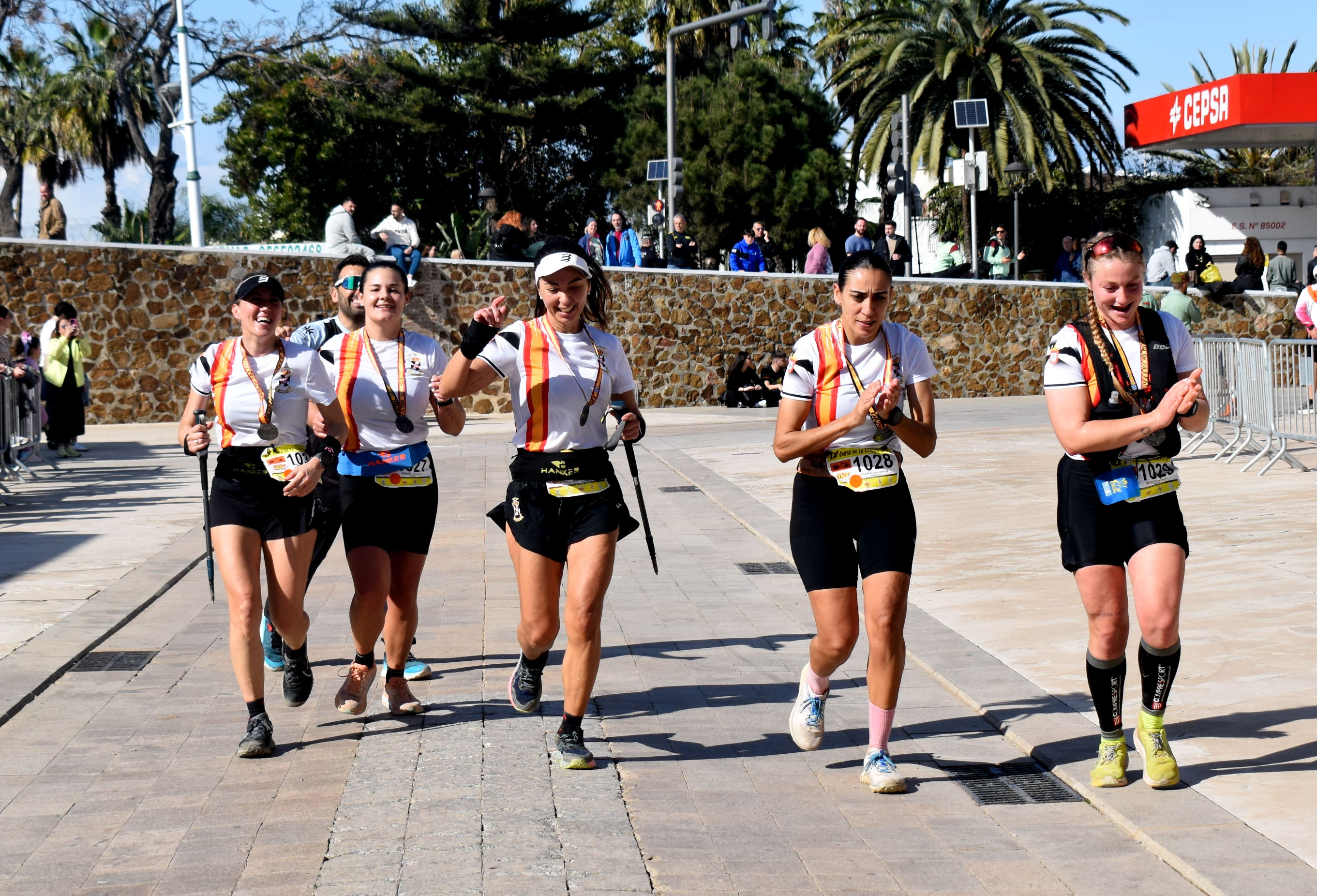El equipo femenino de la COMGECEU, gran triunfador de la Cuna de la Legión. Foto: Rafa Báez