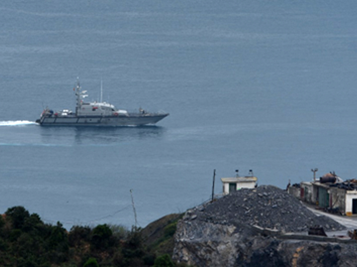 El Isla de León en aguas de Ceuta