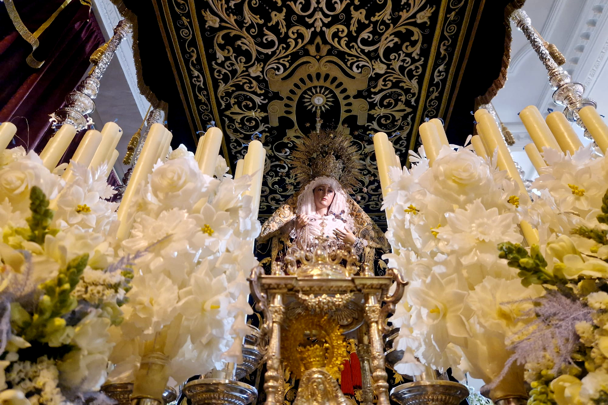 Imposición de Medallas y Ofrenda de La Flagelación / Laura Ortiz