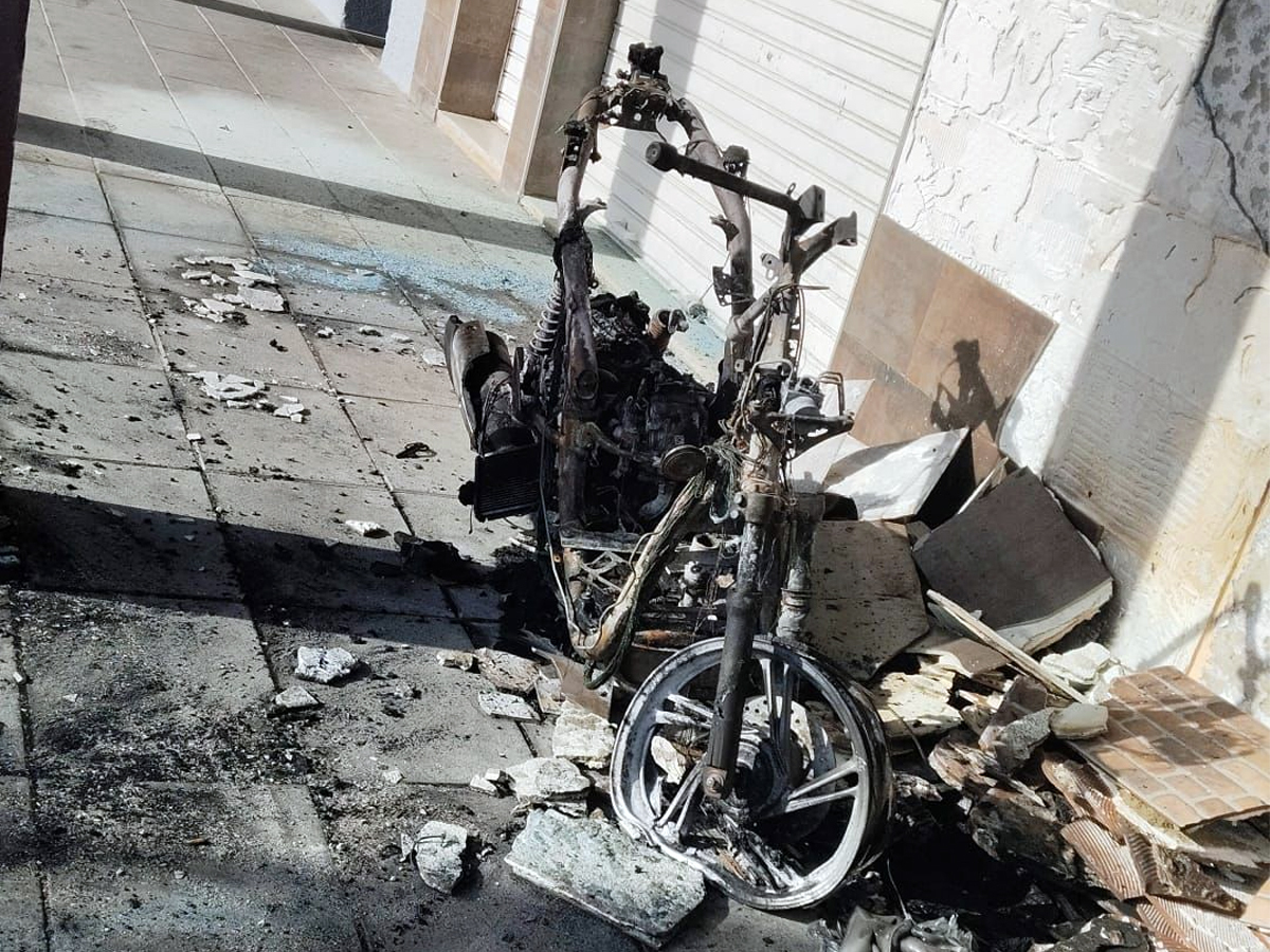 Moto quemada en Calle Nicaragua