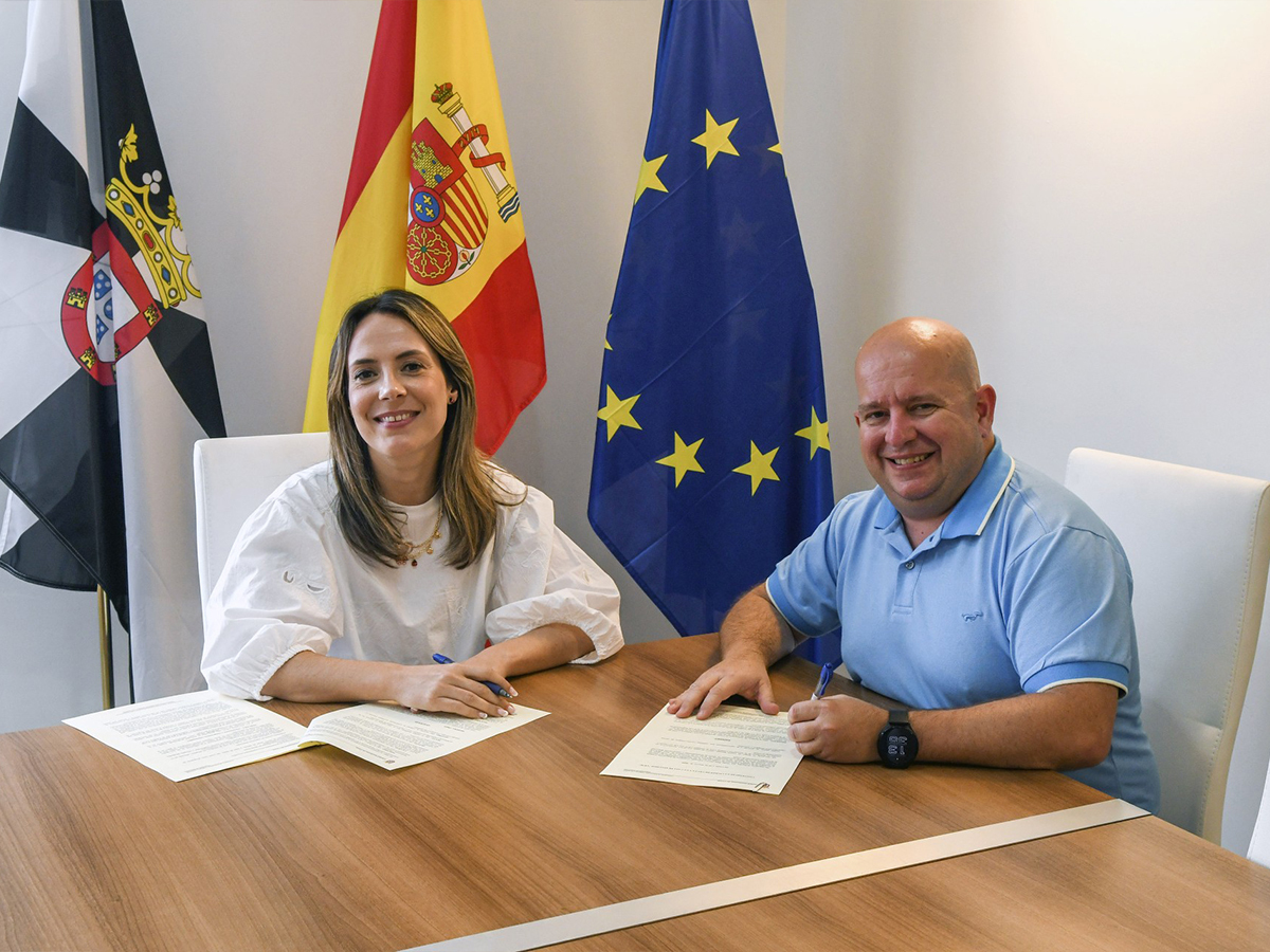 Firma del convenio con la Casa de Estudios CE-70