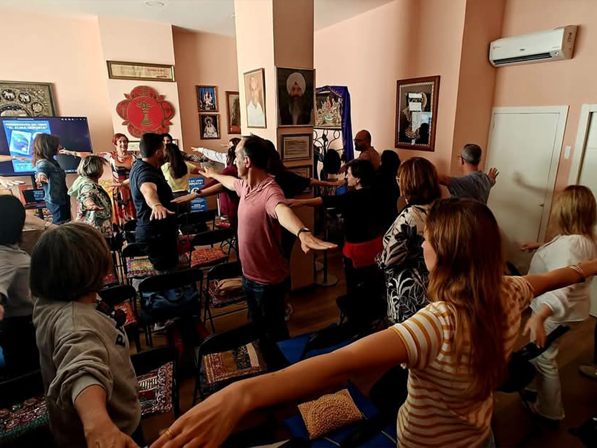 Sesión de coaching en el templo Hindú de Melilla por Edith Rivas