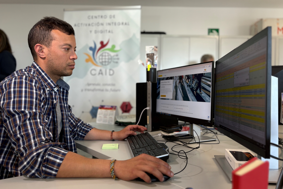 Centro de Atención Integral a la Diversidad, CAID / Alma Palomino