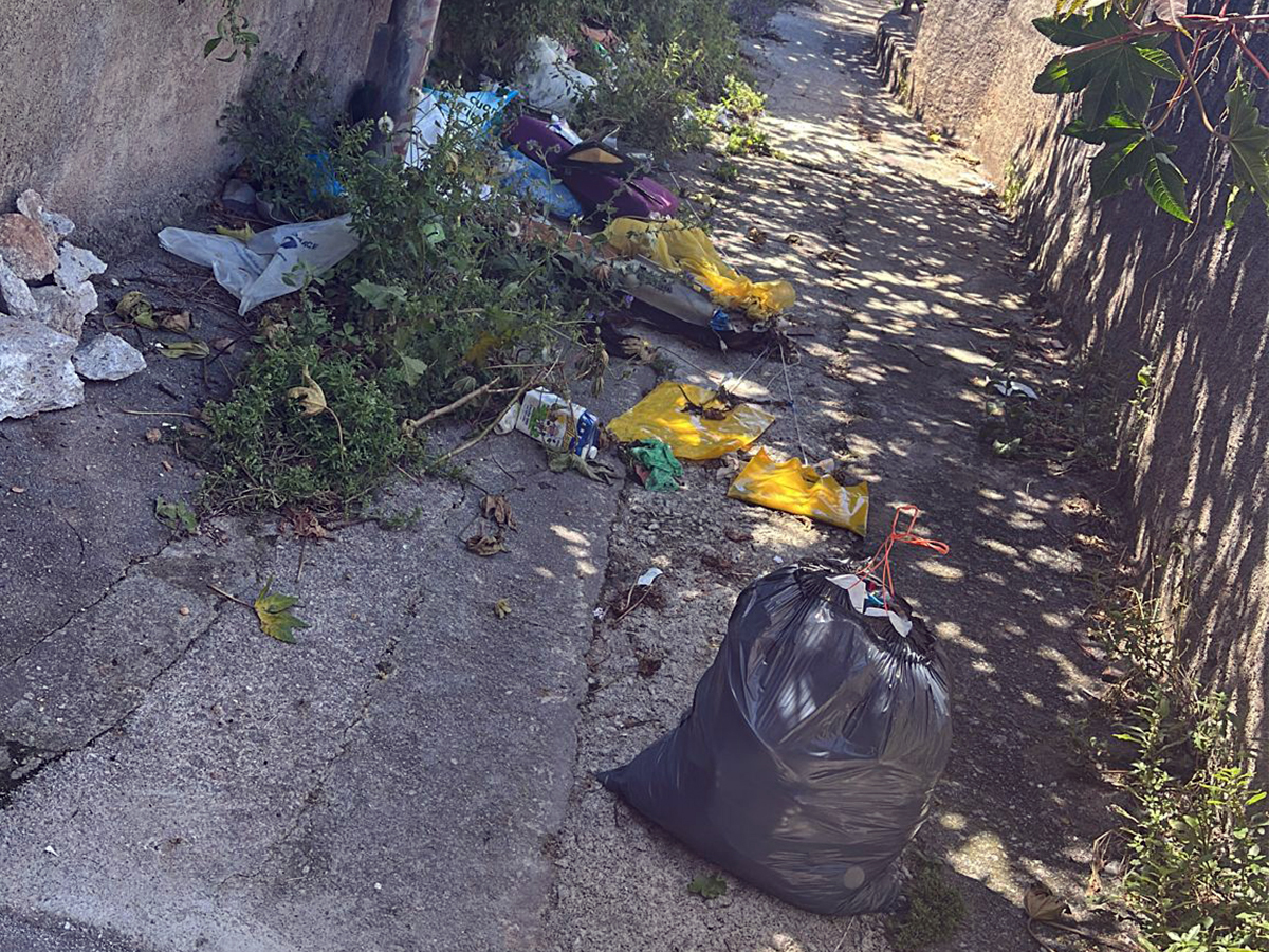Basura acumulada en la barriada de El Príncipe