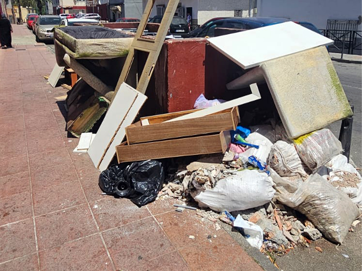 BASURA Basura acumulada en la barriada de El Príncipe7