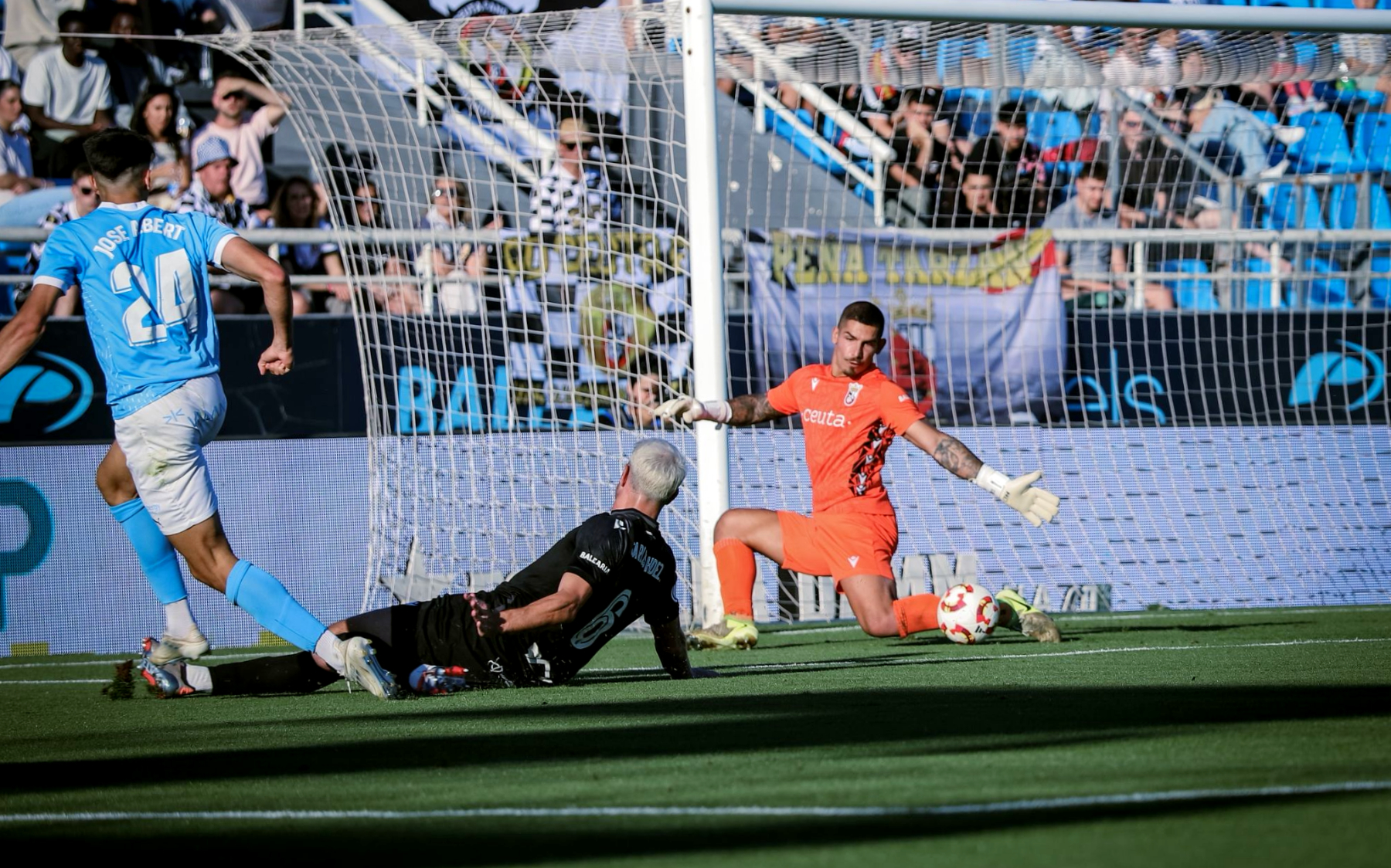La UD Ibiza acaba con el récord de la AD Ceuta FC. Foto_ UD Ibiza